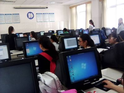魅力PS,讓一切皆有可能——數學系、計算機科學系志愿服務隊開展PS培訓